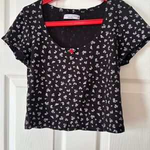 Floral Black and White Short Sleeve Top